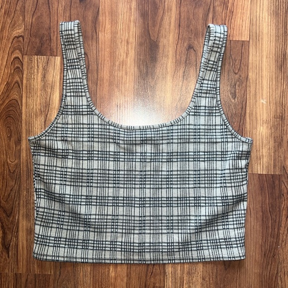 Plaid Cropped Tank Top - Picture 2 of 3